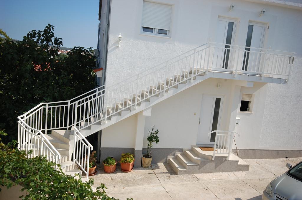 Apartments Curicta 1 Krk Town Bagian luar foto